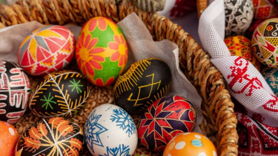 Від кривавого розп’яття до шоколадних яєць: як святкують Великдень у різних країнах